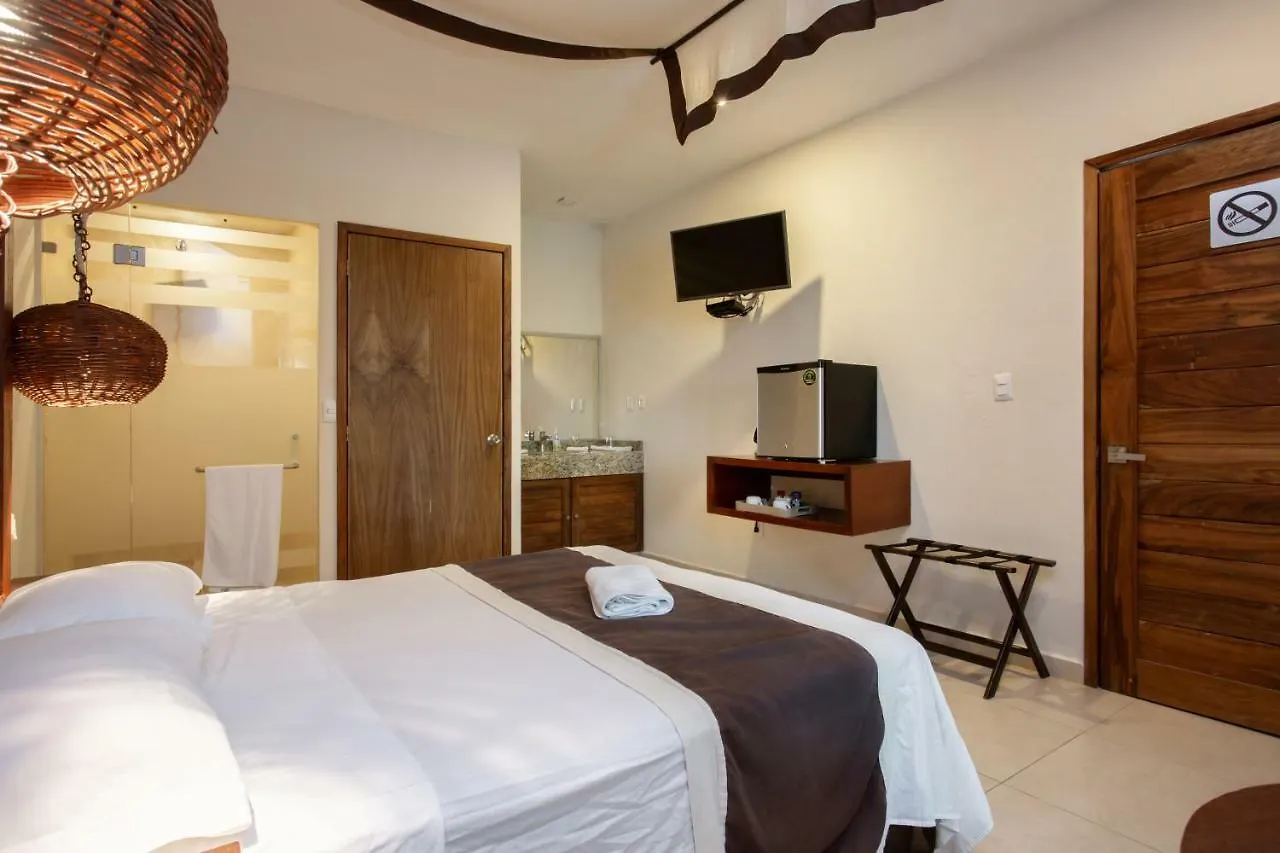 Villas Valentina Puerto Morelos 3*,